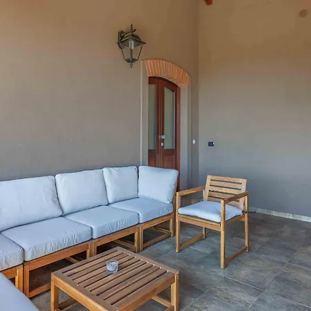 Casa Delle Noci N.1 *